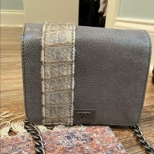 Kelly wynne chain strap crossbody purse